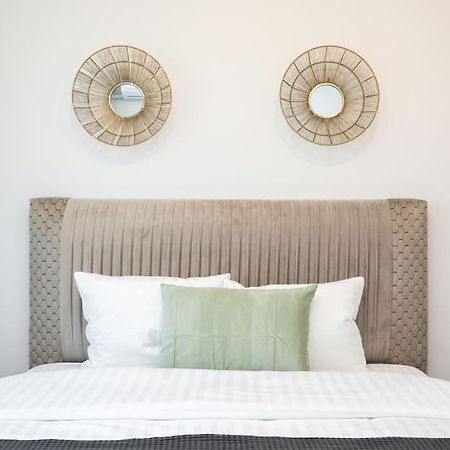 בוקרשט Sunny 2Br Flat - Top Location - Stunning Views מראה חיצוני תמונה