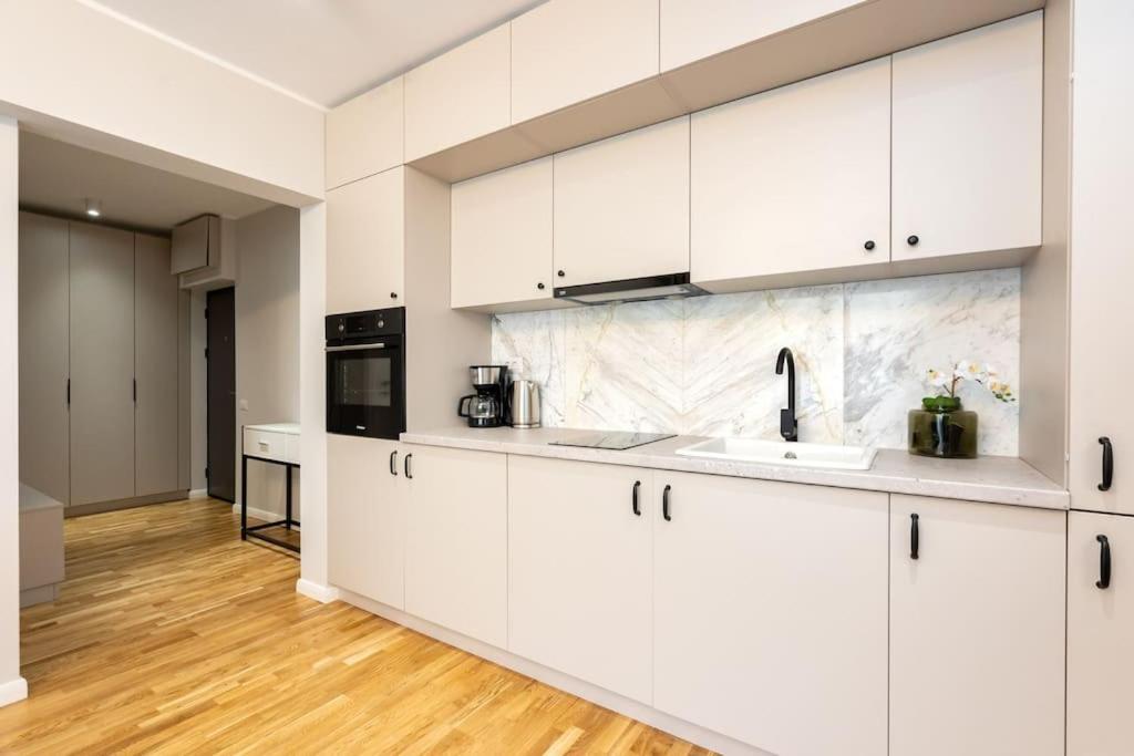 בוקרשט Sunny 2Br Flat - Top Location - Stunning Views מראה חיצוני תמונה