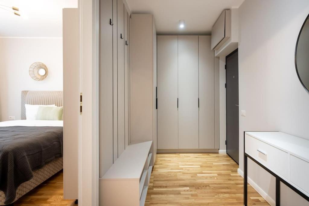בוקרשט Sunny 2Br Flat - Top Location - Stunning Views מראה חיצוני תמונה
