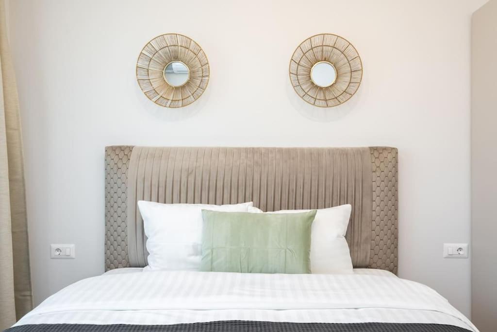 בוקרשט Sunny 2Br Flat - Top Location - Stunning Views מראה חיצוני תמונה