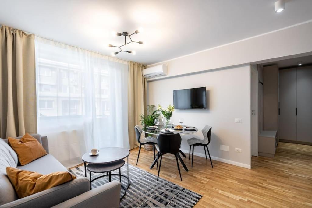 בוקרשט Sunny 2Br Flat - Top Location - Stunning Views מראה חיצוני תמונה