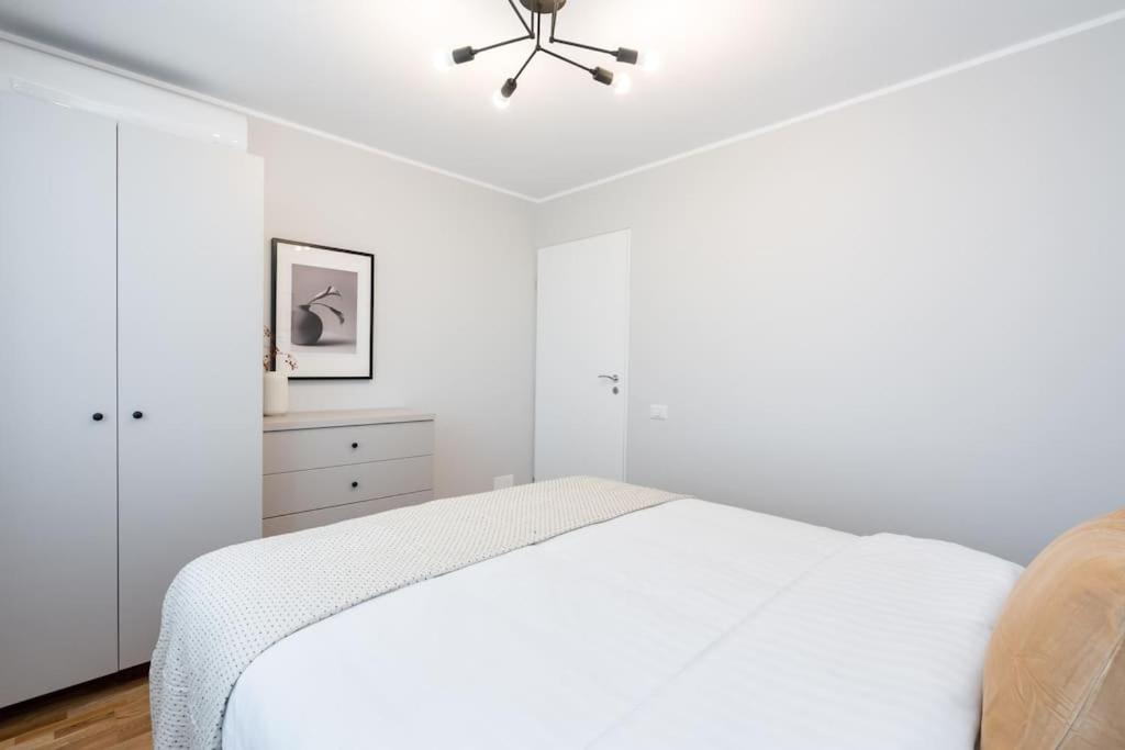 בוקרשט Sunny 2Br Flat - Top Location - Stunning Views מראה חיצוני תמונה