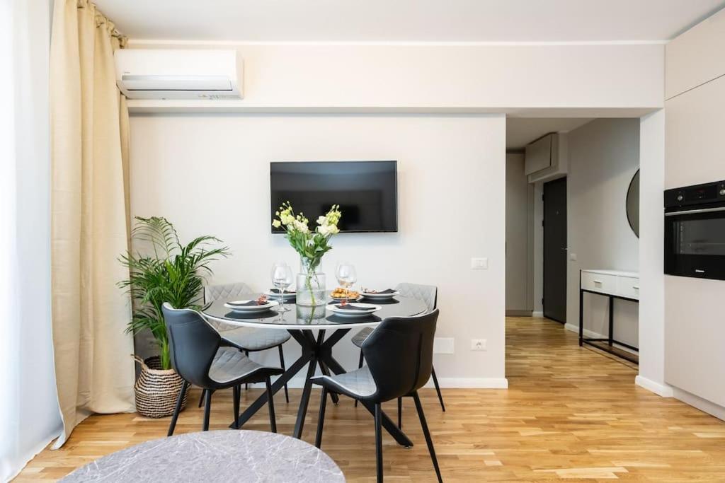 בוקרשט Sunny 2Br Flat - Top Location - Stunning Views מראה חיצוני תמונה