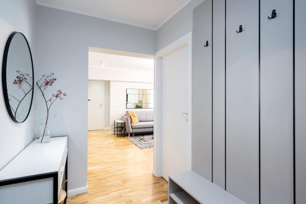 בוקרשט Sunny 2Br Flat - Top Location - Stunning Views מראה חיצוני תמונה