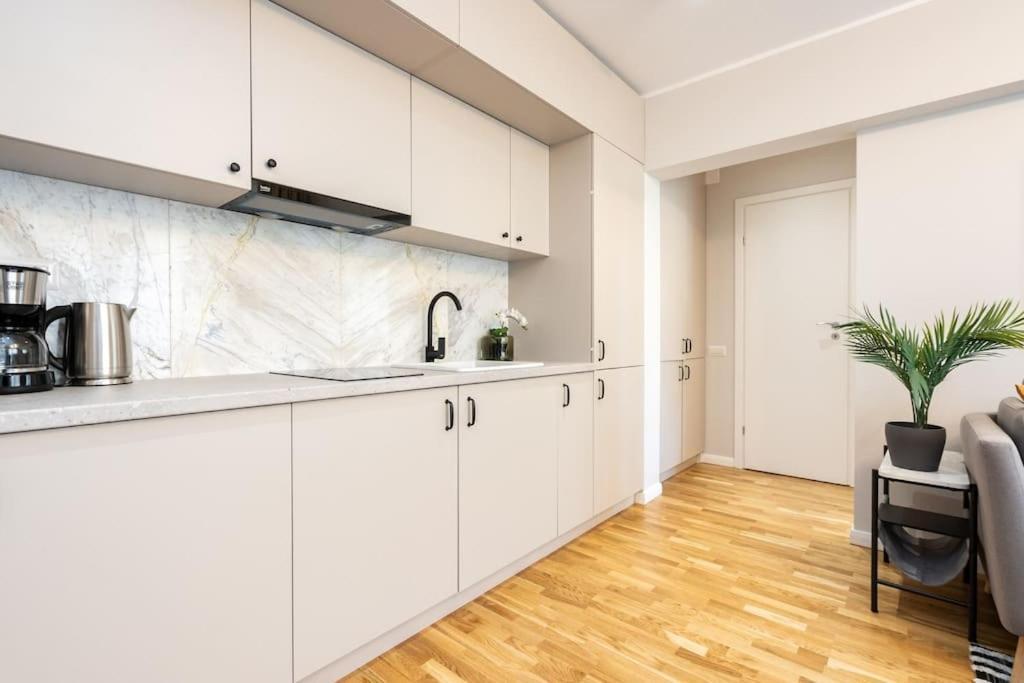 בוקרשט Sunny 2Br Flat - Top Location - Stunning Views מראה חיצוני תמונה